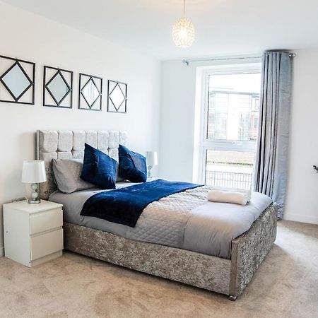 A Luxury 2 Bedroom Apartment With 2 Free Parking Чатем Екстер'єр фото
