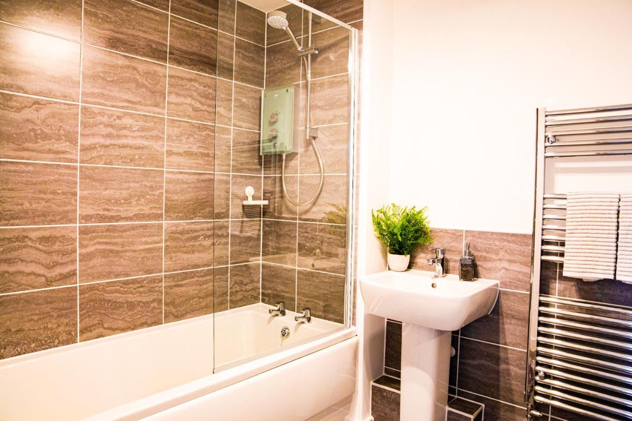 A Luxury 2 Bedroom Apartment With 2 Free Parking Чатем Екстер'єр фото